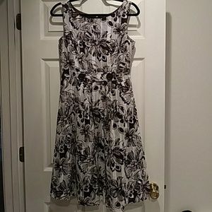 Robbie Bee sundress